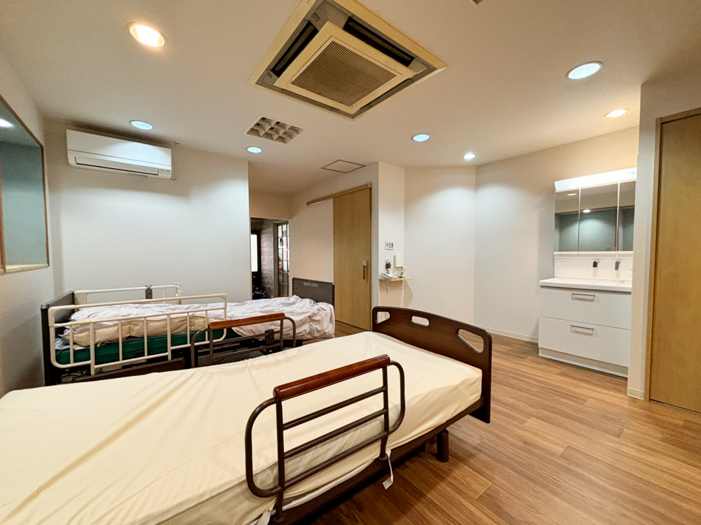 介護を見据えたご両親の寝室　After